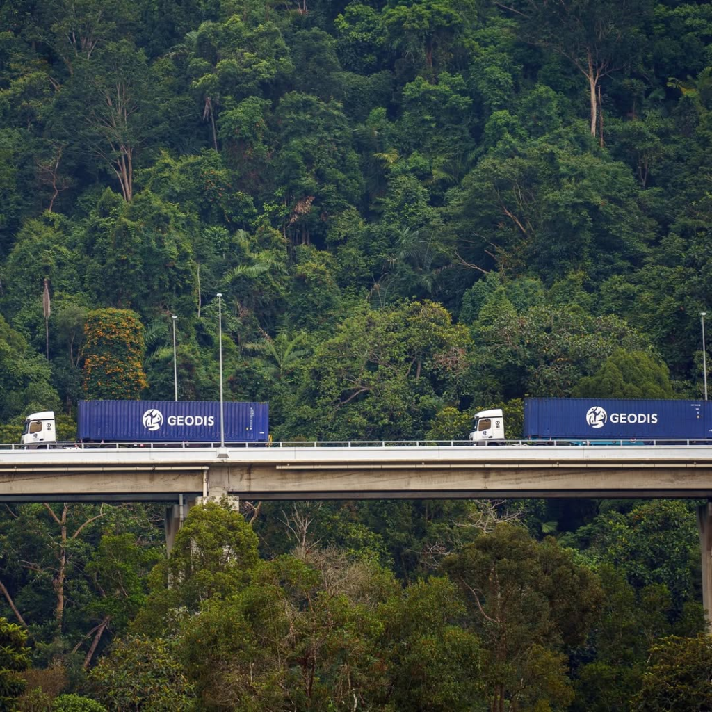 Geodis, leader mondial dans le domaine de la logistique et du transport, ouvre ses portes pour accueillir de nouveaux talents. Avec une présence dans plus de 120 pays, cette entreprise dynamique
